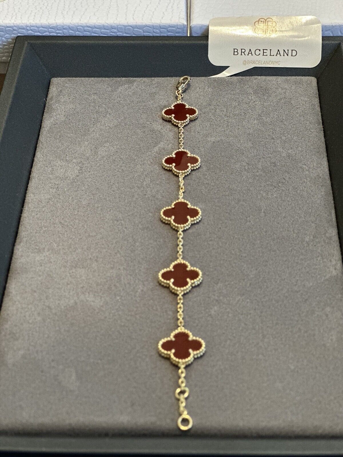 Alhambra Bracelet Red in 18k Gold